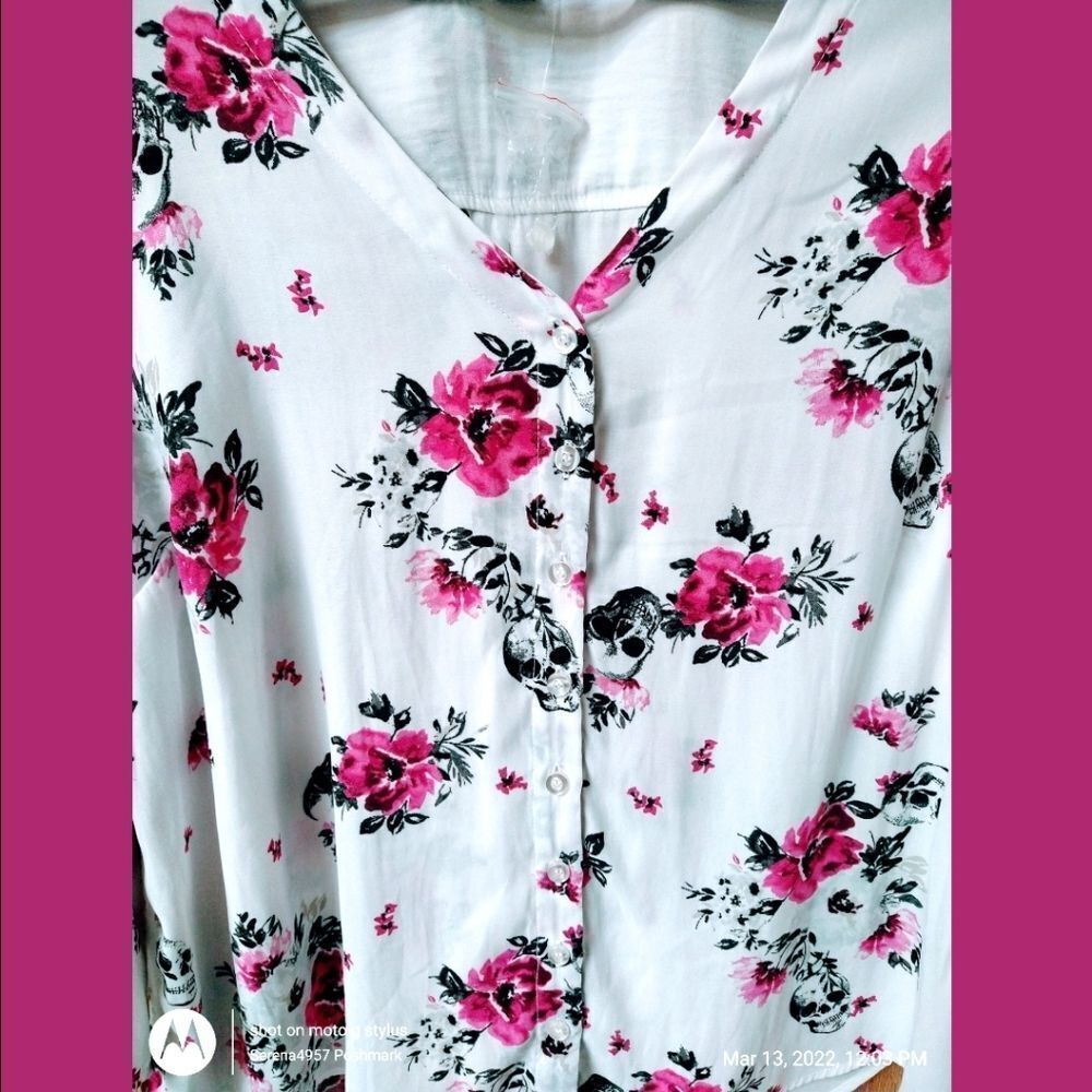TORRID Size large v-neck tie -up longsleeve sheer floral Skull detail blouse - Picture 6 of 14